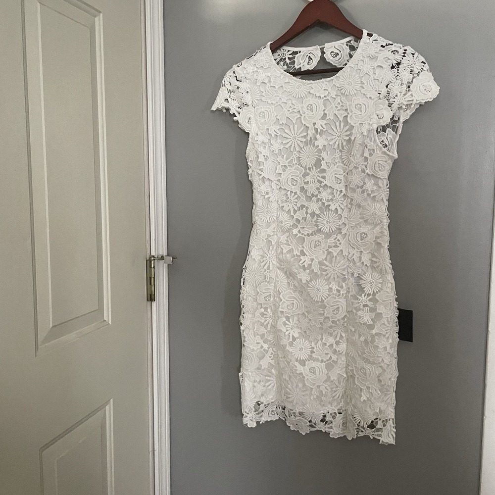 Lulu's Women's White Floral Crochet Open Back Sheath Dress Size XS NWT